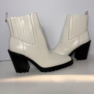 Vince Camuto White Leather Block Heel Ankle‎ Boots Lug Sole Square Toe
